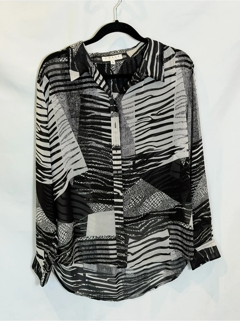 Chaus Black and White Abstract Print Button-Down Blouse